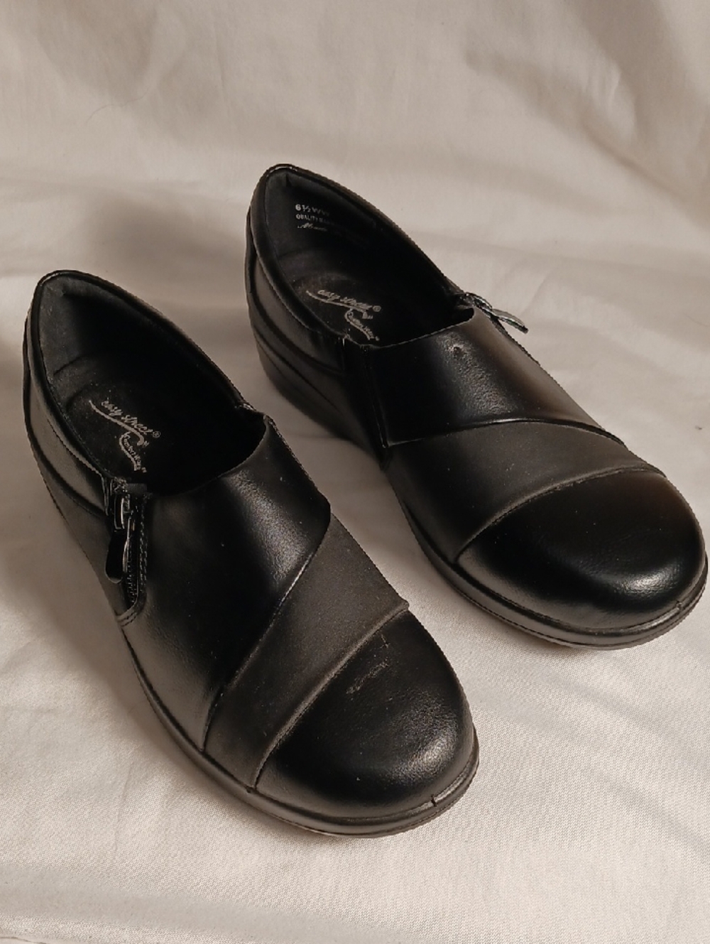 Easy Street Comfort Wave Women's Black Slip-On Shoes NWOT
